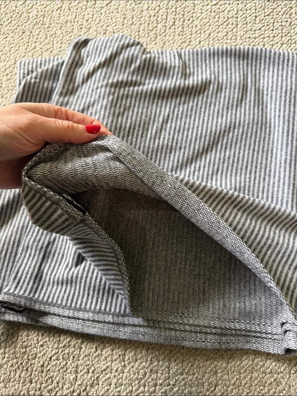 Lululemon Vinyasa Scarf in grey stripe - Picture 3 of 5